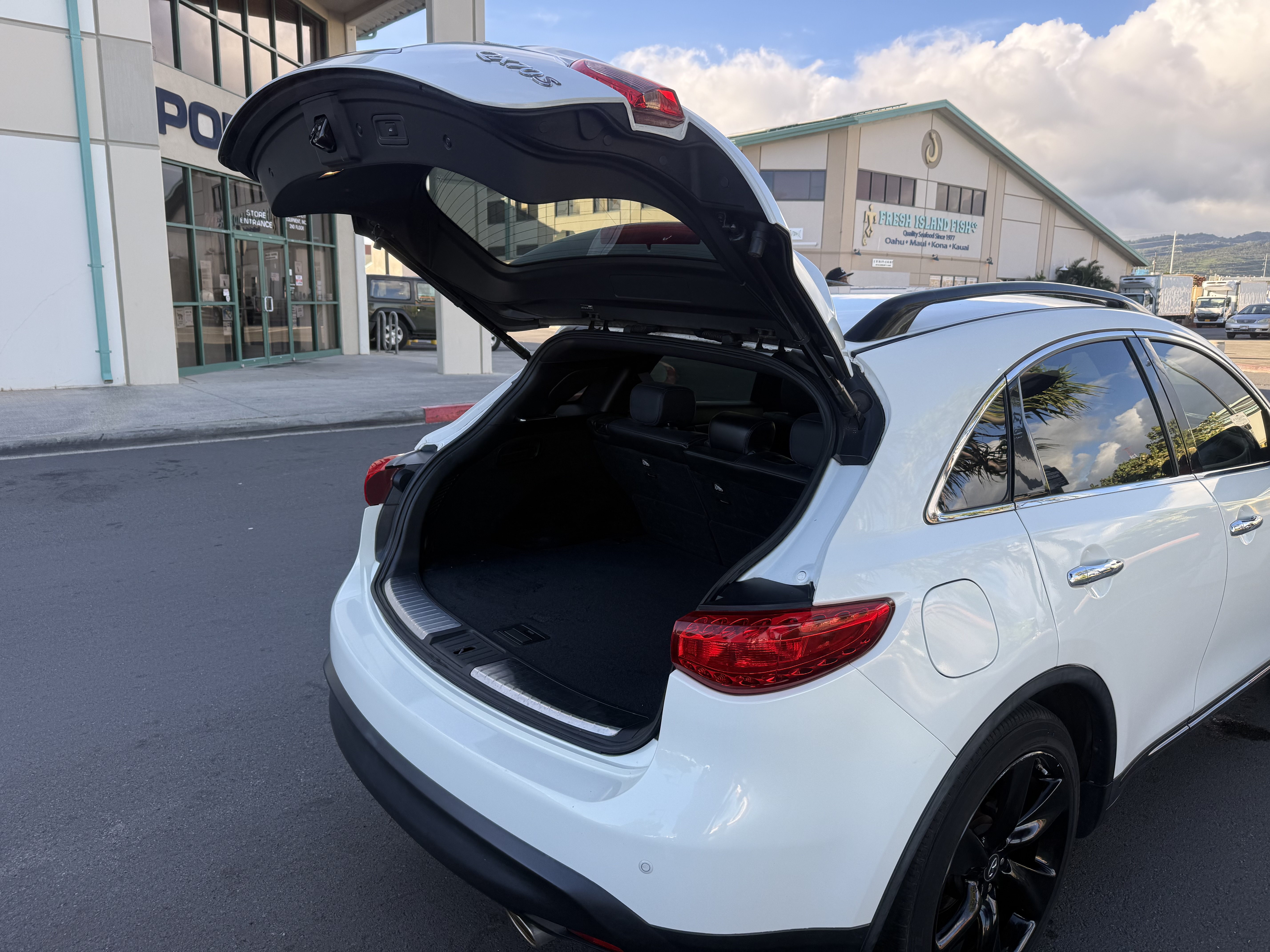 2016 INFINITI QX70