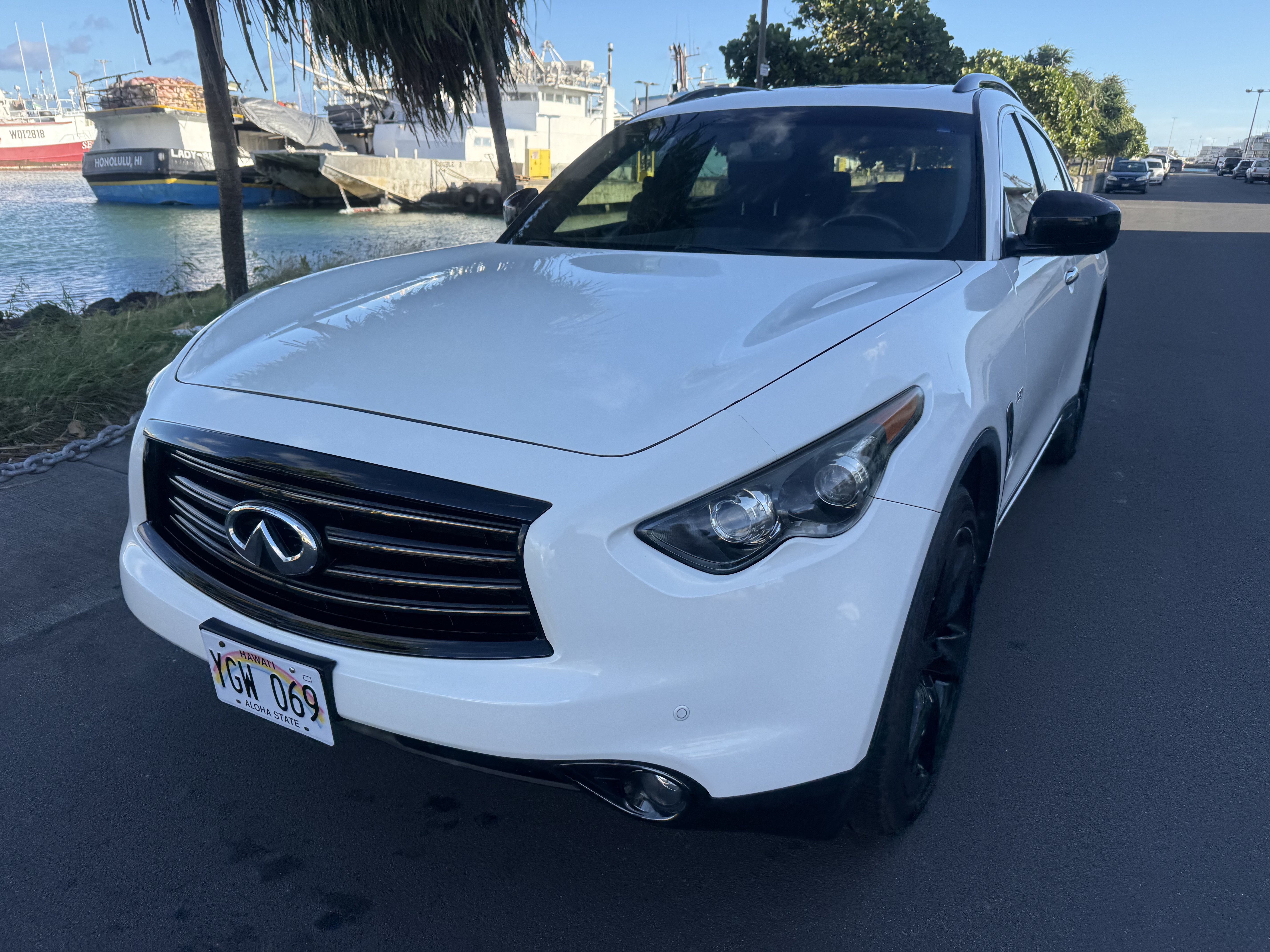 2016 INFINITI QX70
