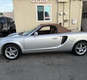 2002 Toyota MR2 Spyder image 3