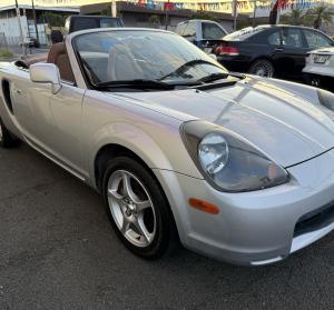 2002 Toyota MR2 Spyder image 2