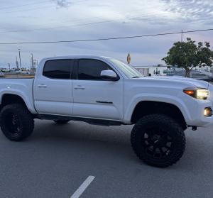 2016 Toyota Tacoma image 3