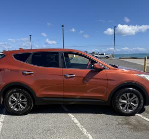 2016 Hyundai Santa Fe image 2