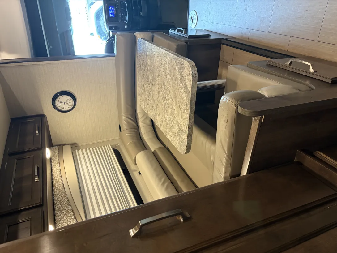 Image 4 for listing 4100